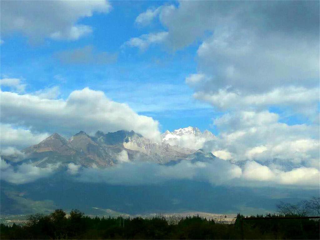 Lijiang Baisha Free Time Designed Hotel Buitenkant foto